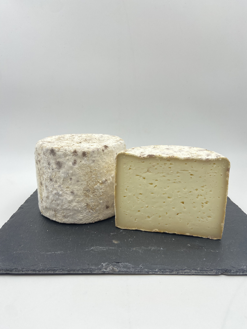 Tomme fermi&#232;re du Larzac